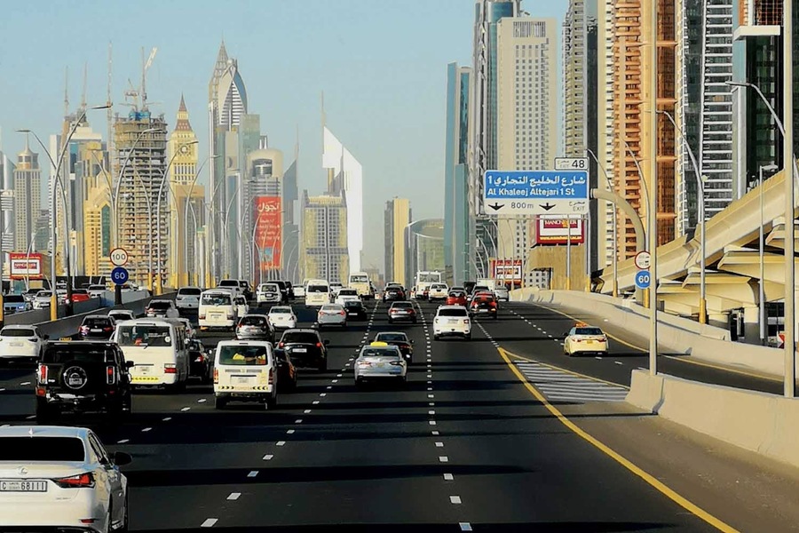 A Complete Guide to Dubai’s Traffic Rules: What You Need to Know Before Driving in the UAE’s Dazzling City